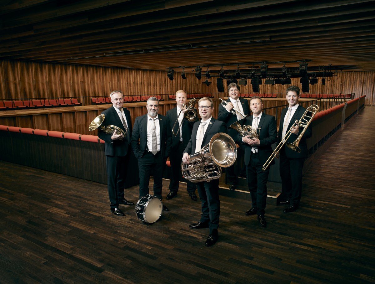Die Blechbläsergruppe mit Pauke
